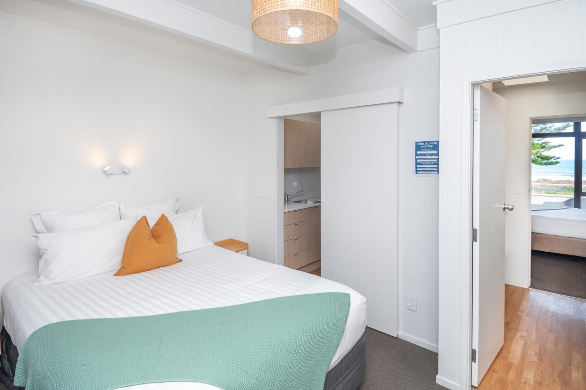 Whispering Sands Beachfront Motel Gisborne Εξωτερικό φωτογραφία
