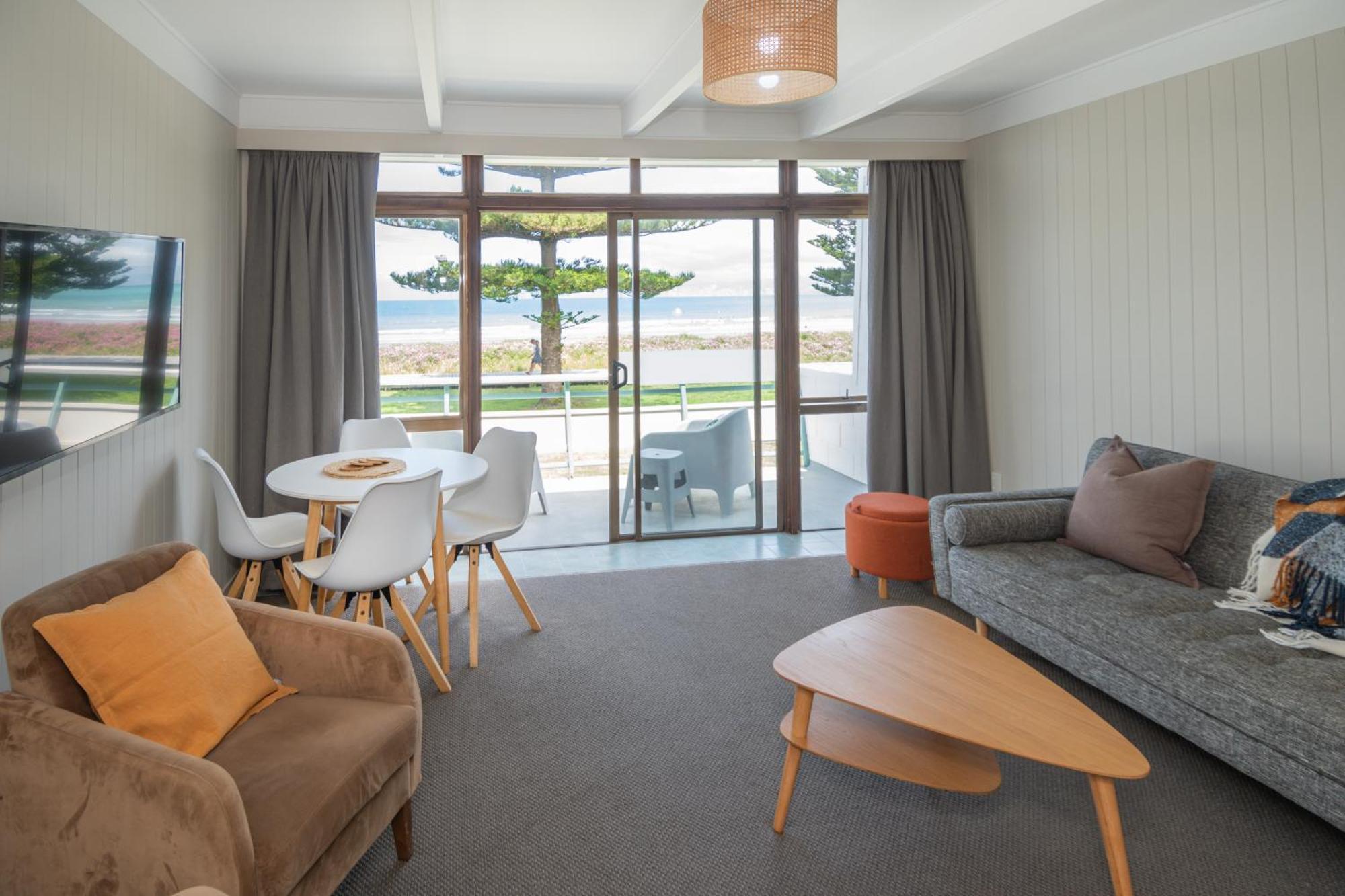 Whispering Sands Beachfront Motel Gisborne Εξωτερικό φωτογραφία