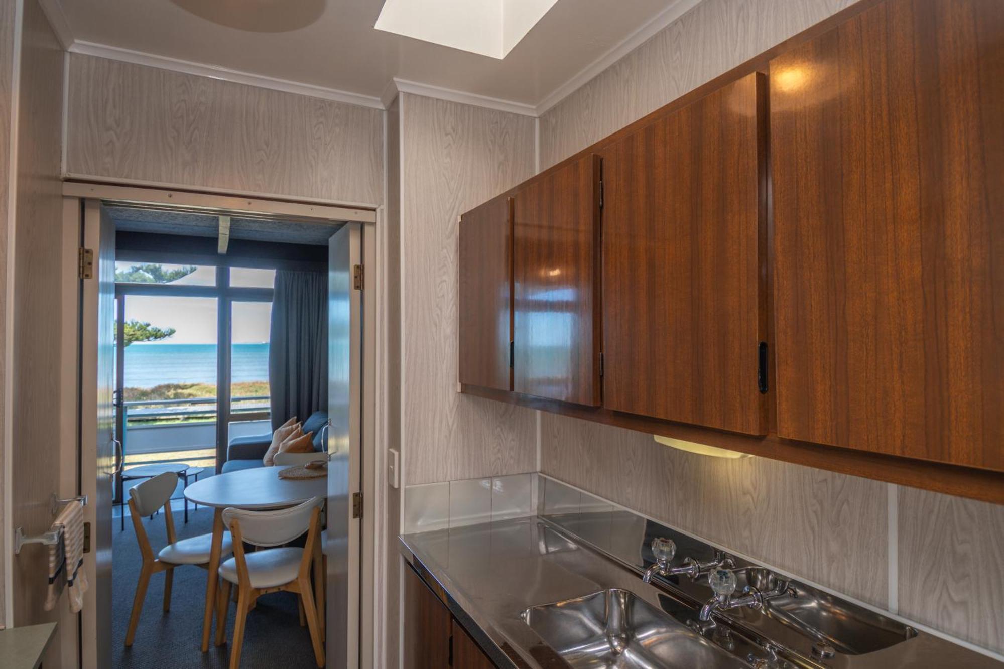 Whispering Sands Beachfront Motel Gisborne Εξωτερικό φωτογραφία