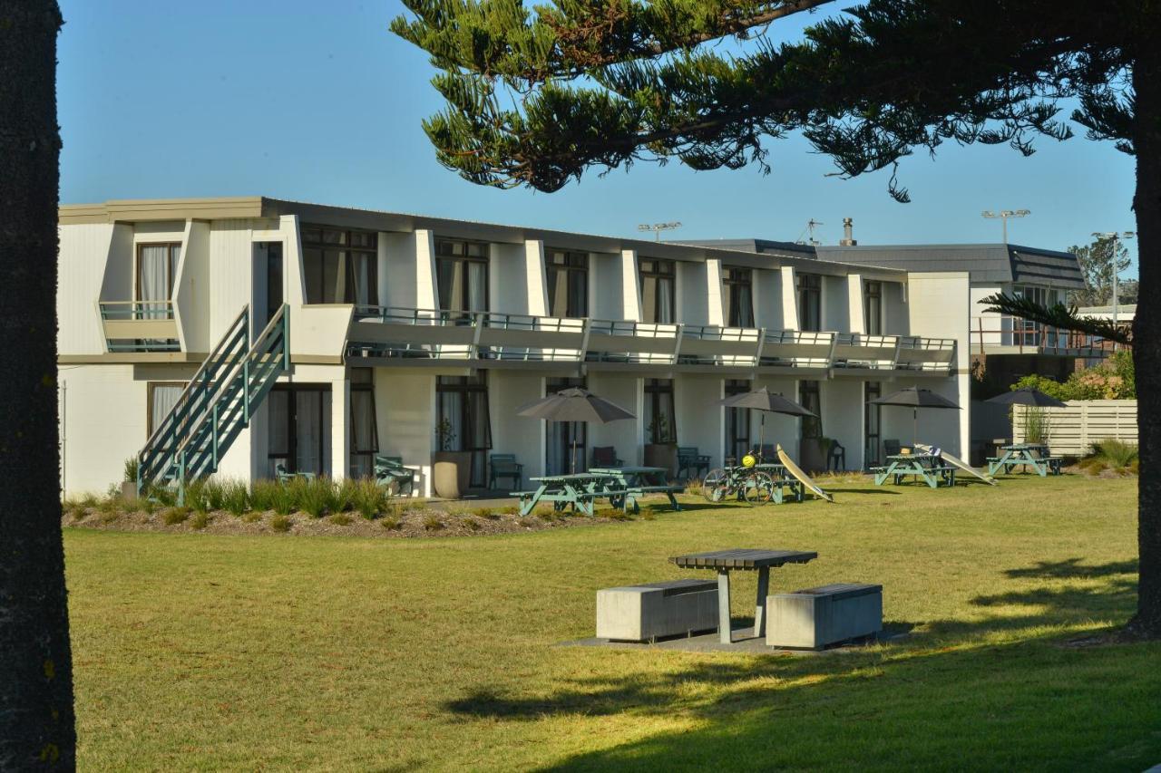 Whispering Sands Beachfront Motel Gisborne Εξωτερικό φωτογραφία